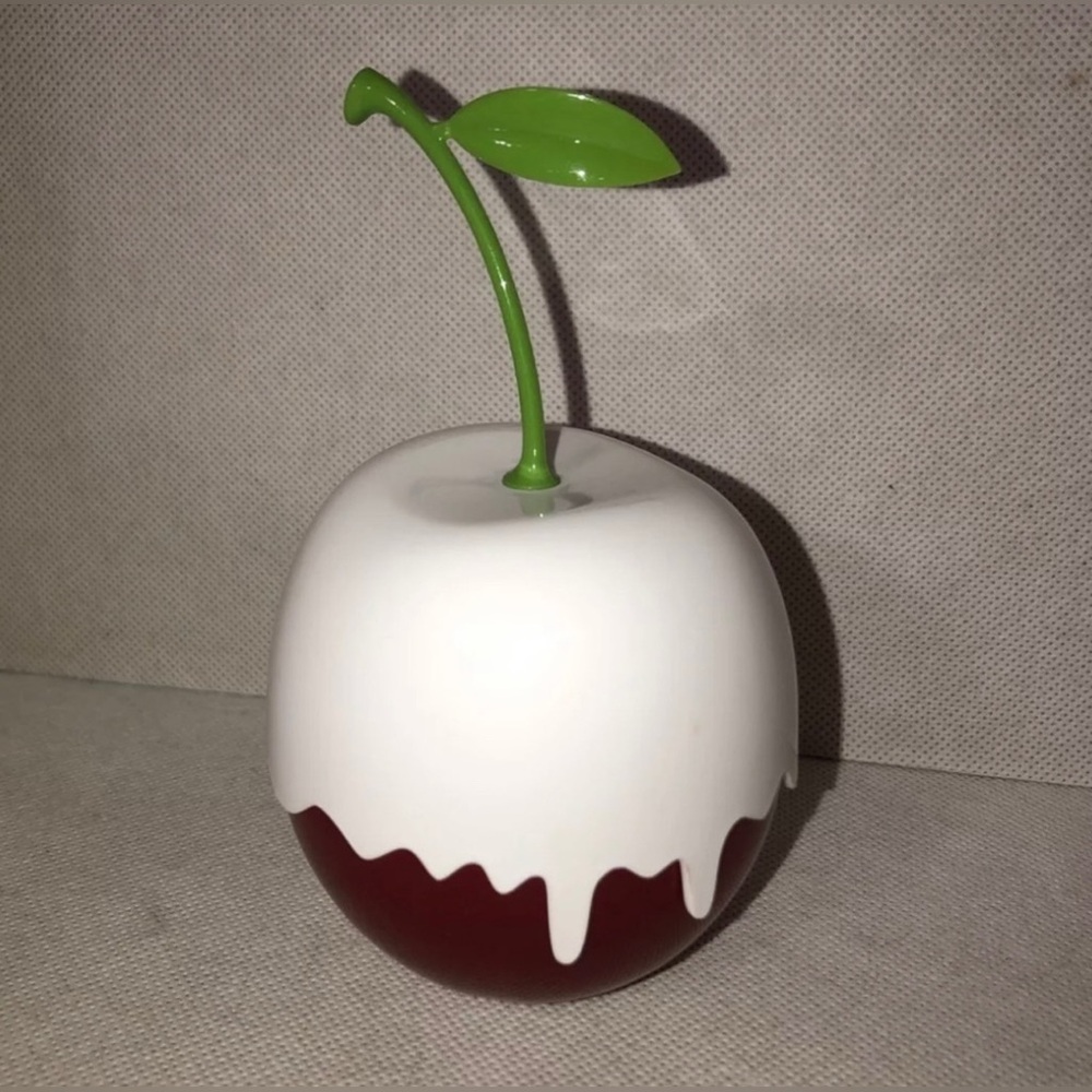 BRAND NEW RARE Kimoji Cherry by KKW Fragrance Eau Perfume 1.7floz
50ml org. box